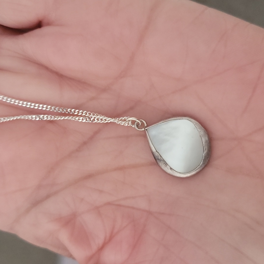 SHELL NECKLACE